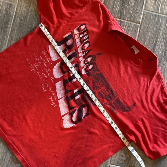 Vintage Chicago Bulls Team Single Stitched Red Tee Shirt Size Large 🐂 88-89 - Picture 10 of 10